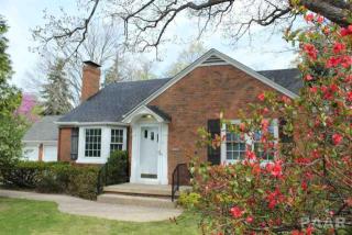 1611 Crestwood Dr, Peoria IL  61614-7825 exterior