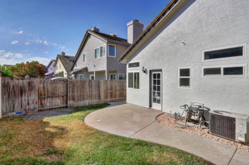 8539 Sun Sprite Ct, Elk Grove CA  95624-3809 exterior