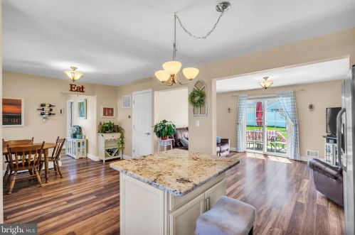 33 Cumberland Ave, Trenton NJ 08618-5413 exterior