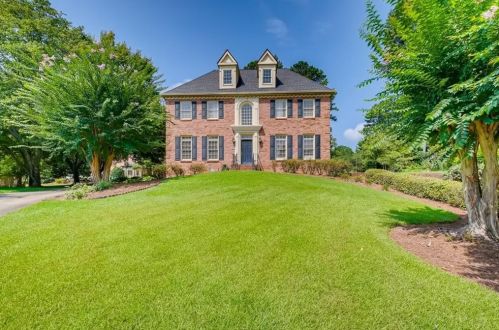 706 Oxford Ct, Lilburn, GA 30047-6563