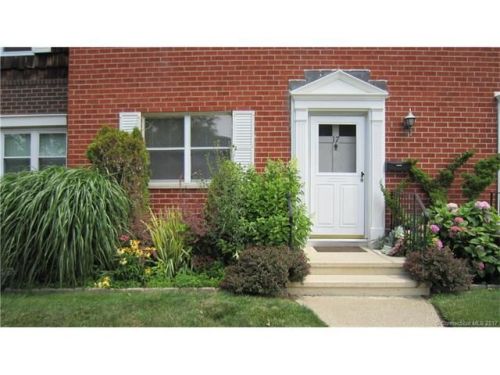 17 Shea Ave, Milford, CT 06460-6153
