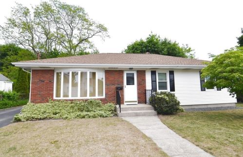 46 Peach Hill Ave, Providence, RI 02911-1925
