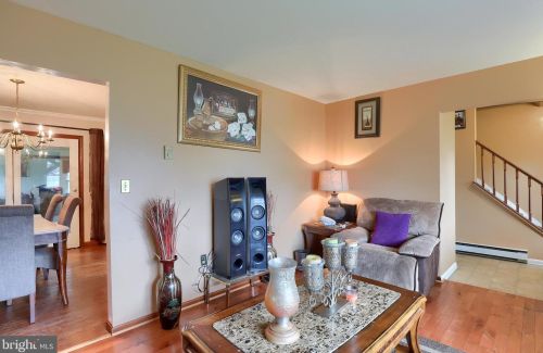 3074 Todd Ln, Lancaster PA  17601-1352 exterior