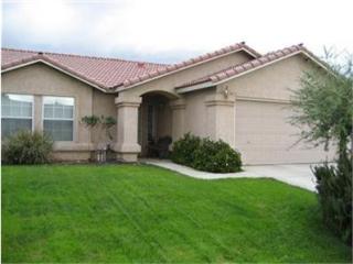 655 Macadamia Ave, Madera, CA 93637-5675