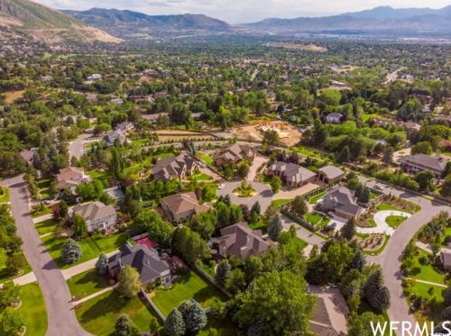 6 Mistywood Ln, Sandy UT 84092-4850 exterior