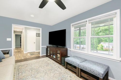 6869 Lockridge Dr, Atlanta GA  30360-1514 exterior