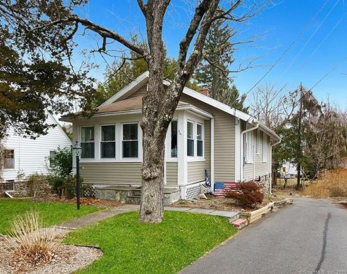 33 Yale Ave, Waterbury, CT 06762-2714