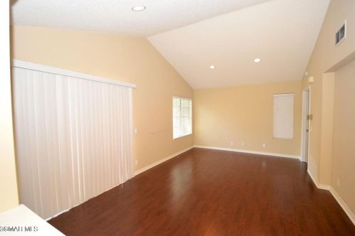 2387 Archwood Ln, Simi Valley, CA 93063-5099