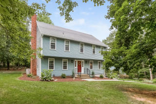 221 White Birch Dr, Guilford, CT 06437-2134