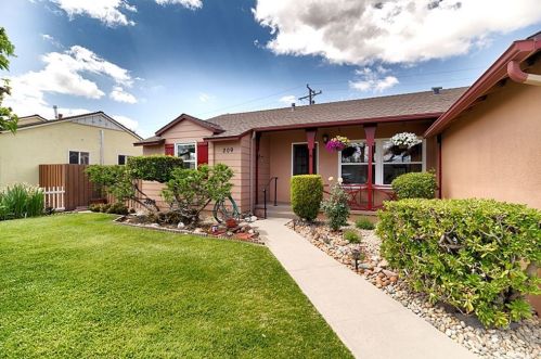 209 Cliffrose St, Anaheim, CA 92805-4327
