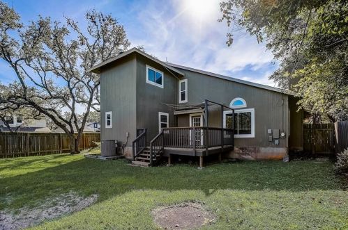 4000 Cortina Dr, Austin TX  78749-4924 exterior