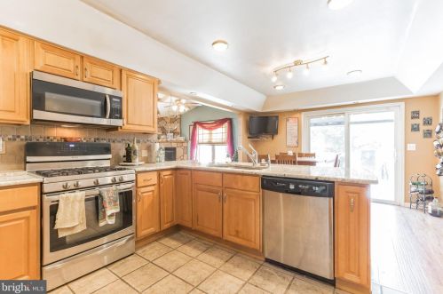 216 Nassau Dr, Tavistock NJ 08033-3976 exterior