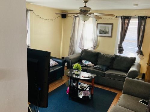 73 Camden Ave, Providence, RI 02908-3601