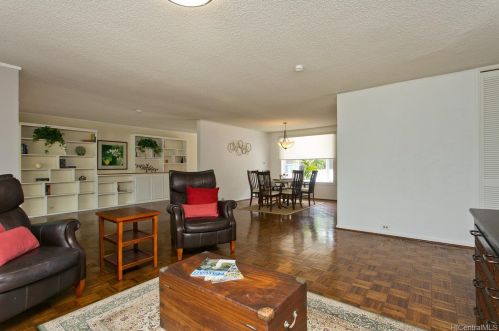 39 Makaweli St, Honolulu HI  96825-2148 exterior