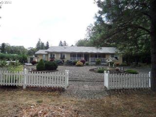 1163 Cleveland Hl Rd, Roseburg OR  97471-9618 exterior