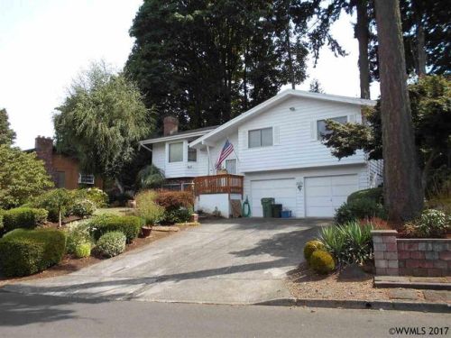 209 Rock St, Silverton, OR 97381-1818