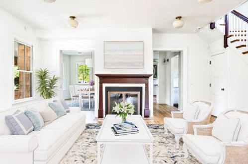 41 Gibson Ave, South Kingstown, RI 02882-3907