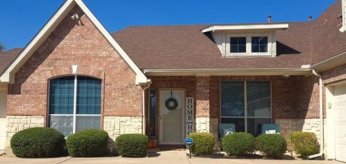1417 Meadowlakes Dr, Azle, TX 76020-3764
