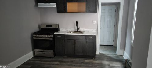 3830 8th St, Philadelphia, PA 19140-3223