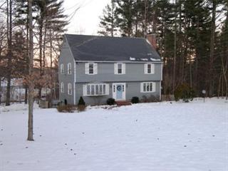 4 Honeybrook Ln, Amherst, NH 03031-1741