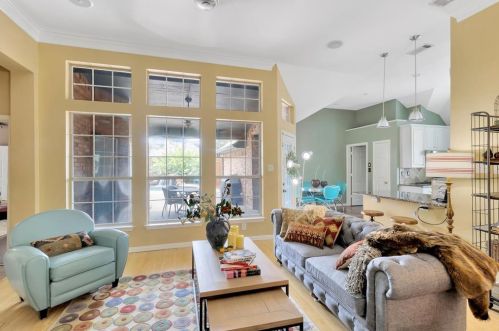 522 Thunderbrook Rd, Garland TX 75044-4956 exterior