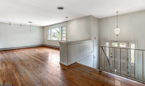 1370 Roger Ave, Bridgewater, NJ 08807-1251