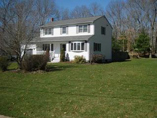 6 Boulder Dr, Coventry, RI 02816-8463