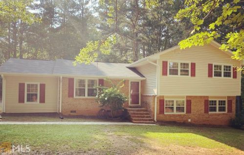 103 Iroquois Dr, Lagrange, GA 30240-3714