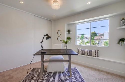 1376 Darwin Dr, Oceanside CA  92056-6618 exterior