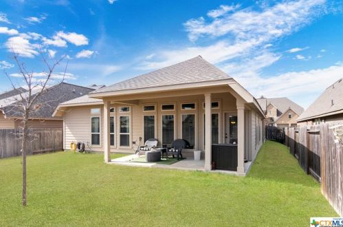 2147 Pioneer Pass, Seguin TX 78155-4456 exterior