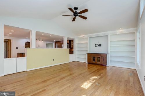 5724 Brothers Partnership Ct, Columbia MD  21045-2601 exterior