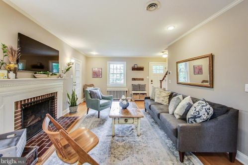 610 Ellsworth Dr, Silver Spring MD 20910-4301 exterior