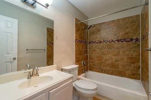 2818 Lk Vly Dr, Garland TX exterior