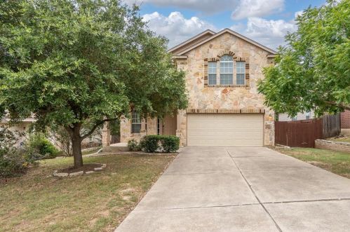 1137 Four Seasons Farm Dr, Uhland, TX 78640-5765