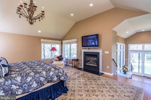 15 Teak Ln, Princeton NJ 08540-4724 exterior