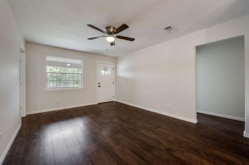 2928 Mitchell Blvd, Fort Worth TX  76105-4641 exterior