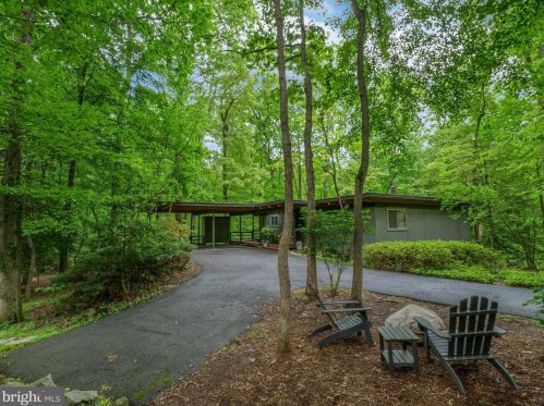 12146 Stirrup Rd, Herndon, VA 20191-2125