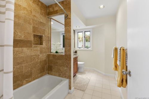825 Puuikena Dr, Honolulu HI  96821-2564 exterior