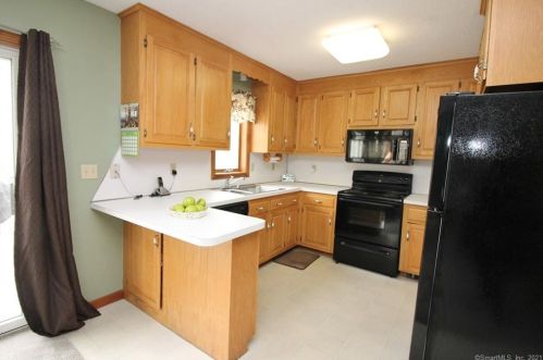 119 Scarboro Rd, Hebron, CT 06248-1359