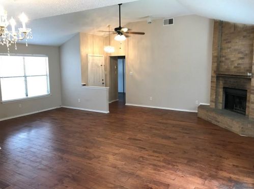 617 Little Fox Ln, Fort Worth TX  76108-3953 exterior