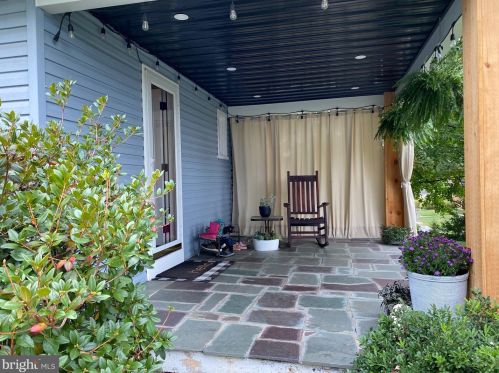 417 Lampeter Rd, Lancaster PA 17602-1717 exterior