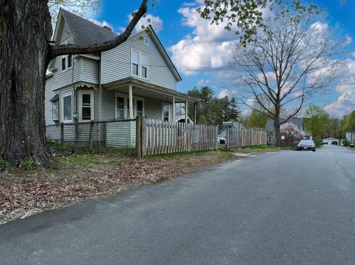 4 Skinner St, Unity, NH 03743-4800