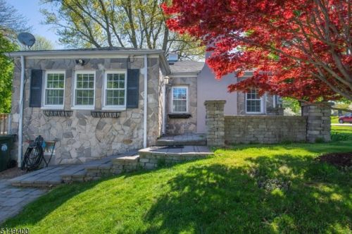 45 Flanders Rd, Mount Olive, NJ 07828-3517