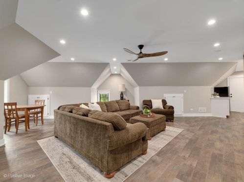 740 67th Pl, Willowbrook IL  60527-5307 exterior