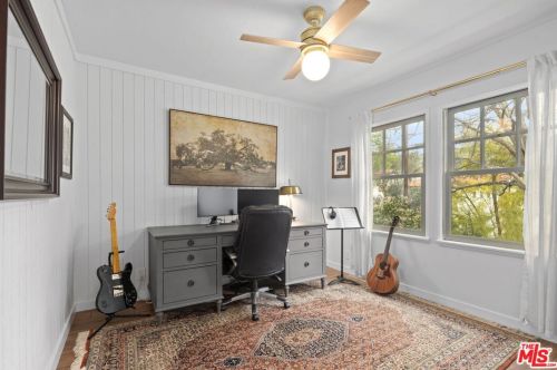 2470 Bywood Dr, Glendale CA  91206-4725 exterior