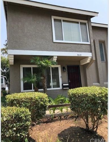 8443 El Arroyo Dr, Huntington Beach CA  92647-7012 exterior