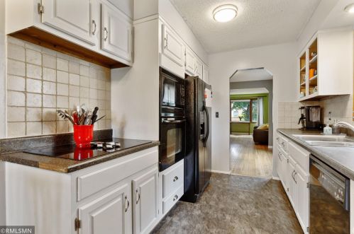 815 Hamline Ave, Saint Paul MN  55104-1300 exterior