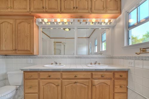 1168 Alma St, Glendale CA  91202-2054 exterior