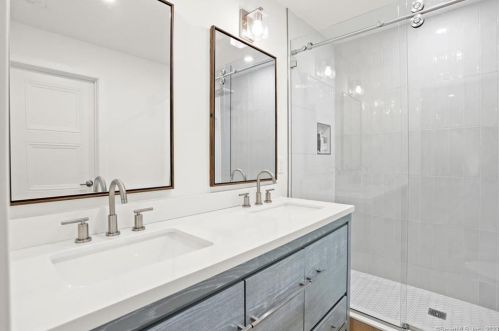 27 Oriole Dr, Norwalk CT  06851-5608 exterior
