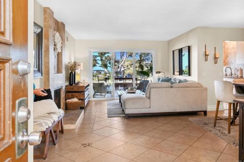 6733 Oleander Way, Carlsbad, CA 92011-3328